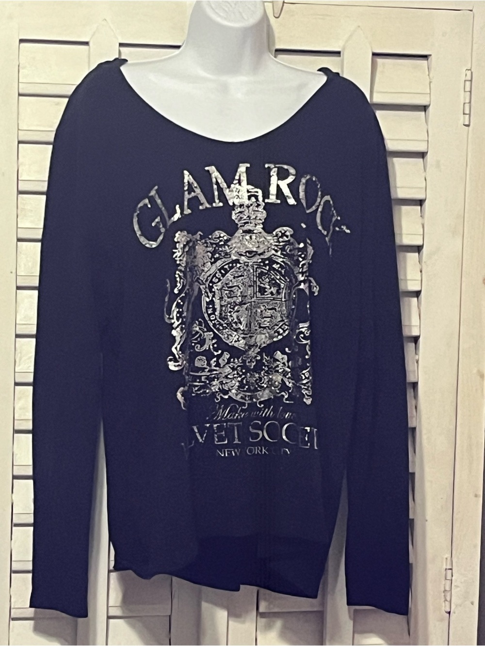 Lane Bryant "glam rock” Metallic Crest Long-Sleeve Scoop Neck Top/hoodie 14/16